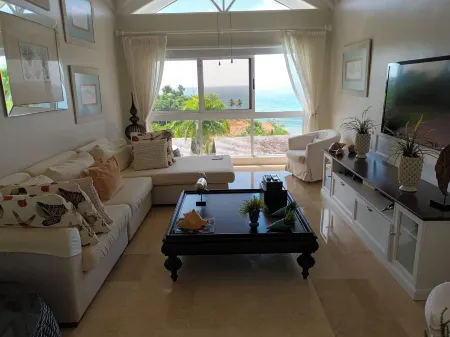 Magnificent villa with ocean view in Puerto Bahia