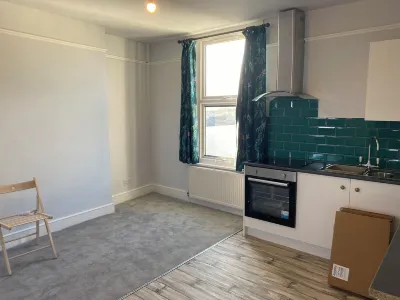 Croydon Victorian 1-Bed Penthouse Sleeps 2 Hotel in zona Playground Thornton Heath