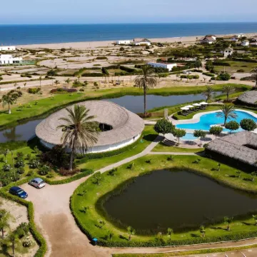 HOP Maldivas Elegancia y Tranquilidad Junto a la Laguna Hotels in Chincha Province