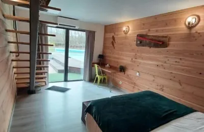 Au Petit Pressoir Hotels in 