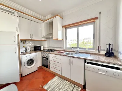 Albufeira Modern 6 With Pool by Homing Hotels in Montechoro