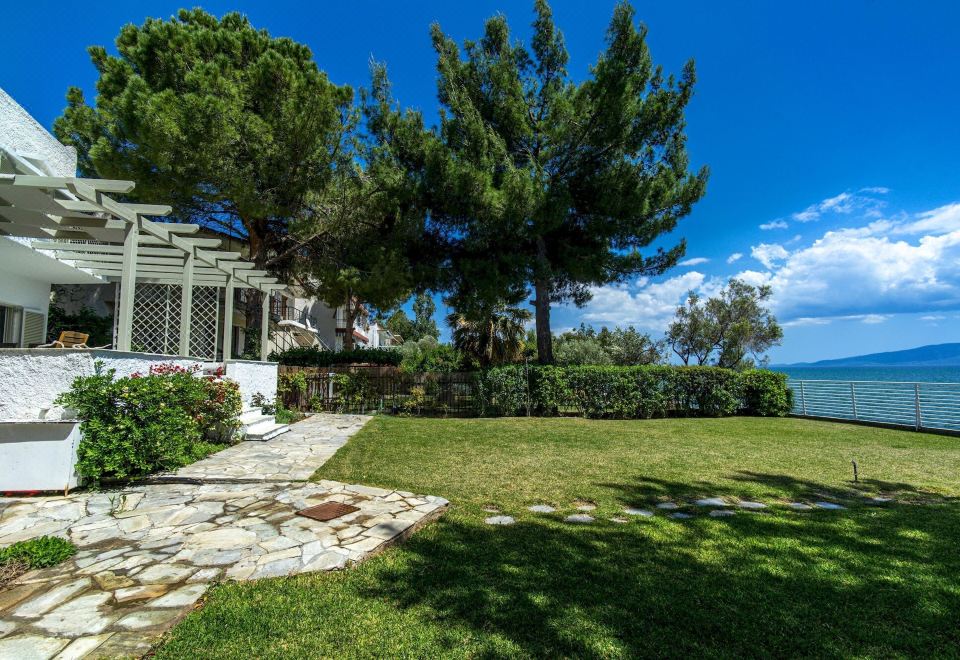 Hotel Salt Stone Beach Front Retreat by Estia, Exterior, Garden