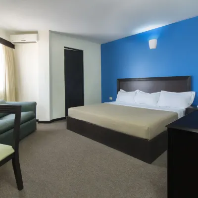 CHN Hotel Monterrey Santa Fe โรงแรมใกล้Monterrey Baseball Stadium