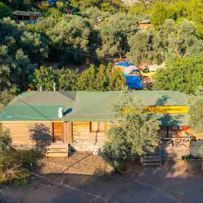 チャクラ ビーチ カバク Hotel Exterior