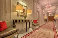 Majestic Hotel Spa - Champs Elysées - Airport Shuttle