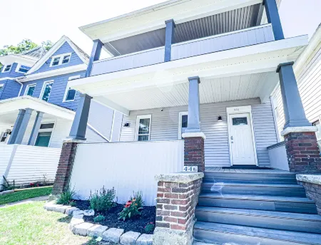 Modern 5Br Home Perfect for Families Отели рядом с достопримечательностью «Водопады Бридал Вейл»