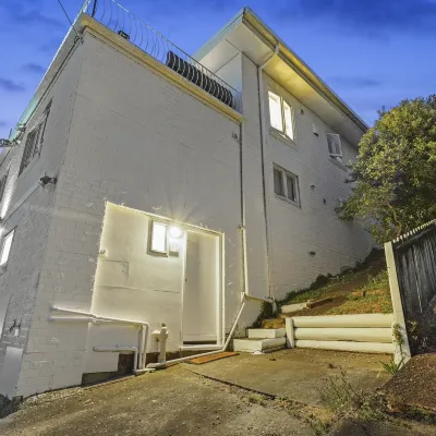 Newly Renovated Studio w Parking-Netflix Hotels near Babich Cellar Door
