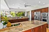 Ocean Views and Chef's Kitchen with Premium Amenities - Gorgeous Oasis