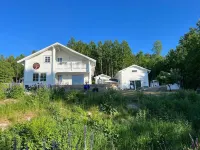 Guesthouse with Loft at Lake Skagern, Spa & Yoga Hotel di 