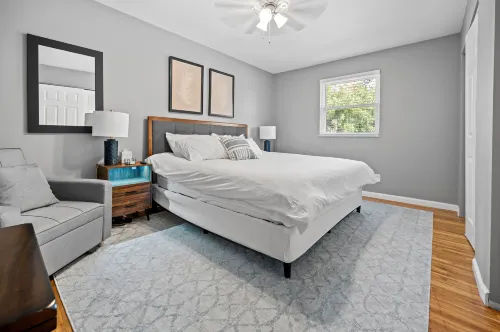 Spacious 2 Bed Townhome by StayLage Hotels in Frontier Township