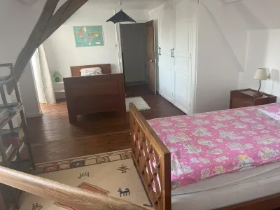 Gîte in the heart of the Loire castles Magnanerie 주변 호텔