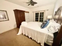 Beautiful 4BR/4BA.Close to HHI/SAV/BEU, 5 minutes to Palmetto Bluff's entrance