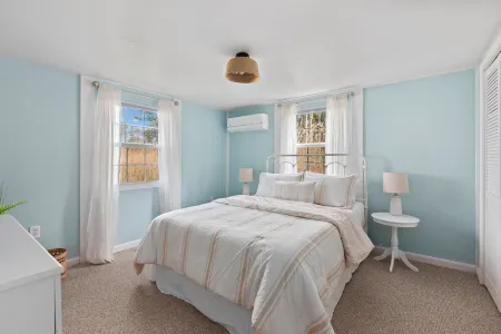 Cozy Sunrise Waterfront 2-bedroom Cottage & Dock. Serene Point Lookout/Scotland