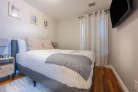 Luxury Home- Walking distance to UBS Arena/Belmont Park Village Hotels in Elmont