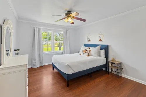 Cozy Sulphur Getaway, Pool & Basketball Court