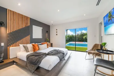 Luhos House 5BR  Heated Pool Basketball Pool table Отели рядом с достопримечательностью «Парк Бель Эр»