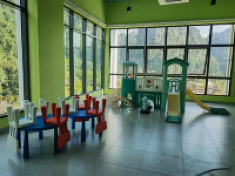 Mountain & Theme Park Views' Cozy Suite