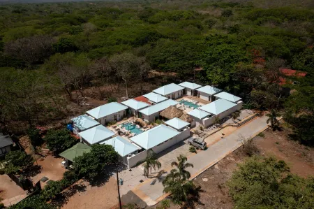 Villas VR Beachwalk Avellanas