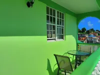Pinard's Vacation Home-Apt 3 Hotels near Champagne Beach