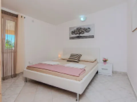 Apartments Juracak Josip i Mira Hotels in Nin