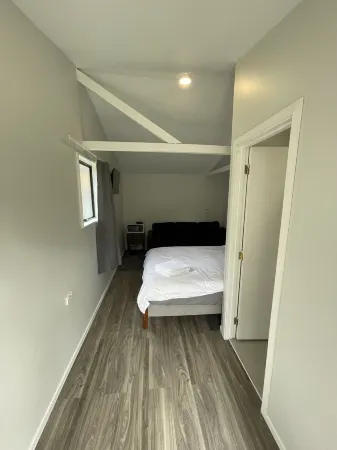 1 Double 1 Sofa Beds Garden Chalet 9C Отели рядом с достопримечательностью «Парадайс Вэлли Спрингс»