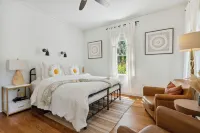 "Luxurious Retreat for Families, Couples & Work Getaways Cozy Oasis of Elegance! Các khách sạn gần Memphis Botanic Garden