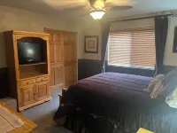 Pet friendly 2-bedroom home with loft, sleeps 10, in gated Bison Ridge, Show Low Hotels in Show Low