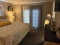 3 BD Retreat - 5 Mins from Downtown-Sleeps 12- Tx hospitality amenities!