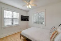 Fully-Stocked Home with Cowboy Pool & Luxury Beds