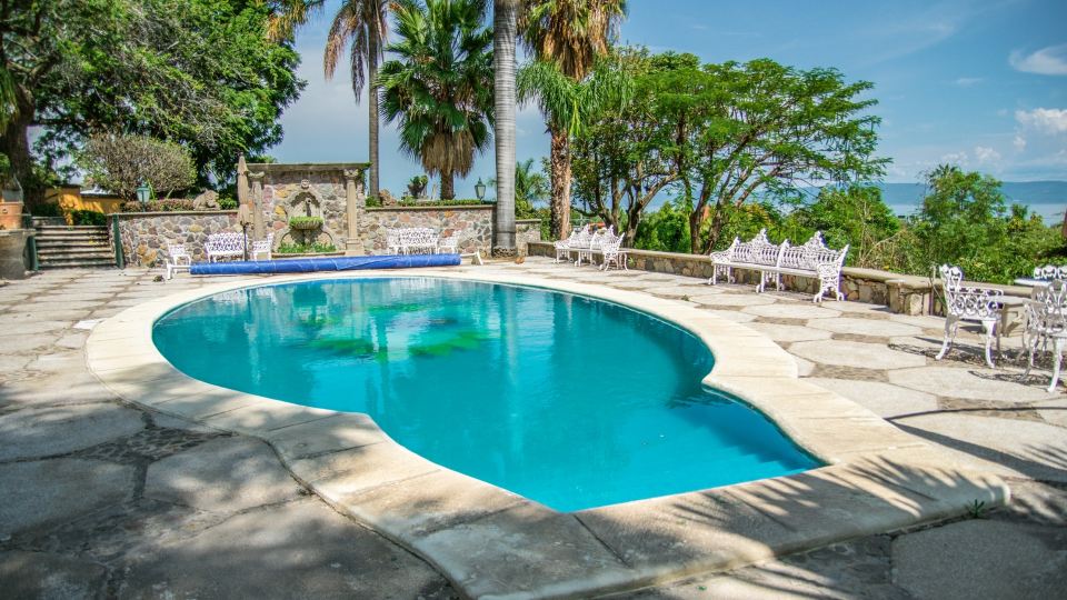 ANANA Rancho San Rafael | Pool and Lake Views