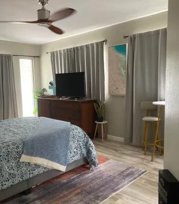 Unit C - Sandy Toes Getaway in Kona Hotels near Kahalu’u Beach Park