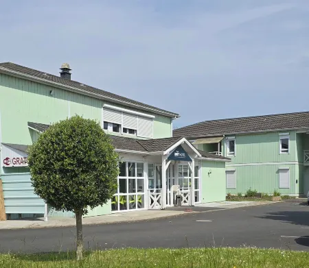 Brit Hotel Essentiel Poitiers Gare du Futuroscope Отели в г. Вандёвр-дю-Пуату