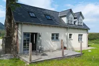 Remote & awe-inspiring Iasgair Cottage. Pet friendly, wood burner, lochside.
