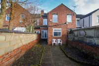 Luxury 2 bedroom terraced home next to Bentley Motors.