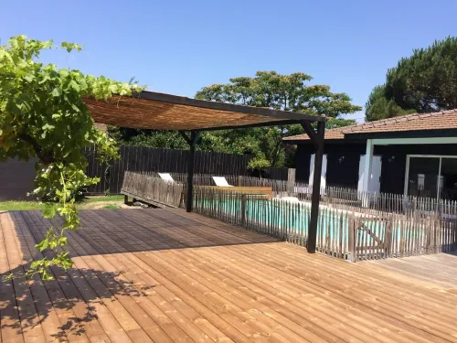 PROMO SEM 14 JUILLET MAISON DU BASSIN AVEC PISCINE chauffée et cloturée Hotels in Le Teich