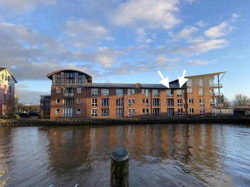 Simmerdeis at the harbor with exclusive sea view