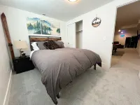 Spacious 5-bedroom house in welcoming Cottonwood Heights with AC, WiFi, Game RM. Hotels near Mountview Park