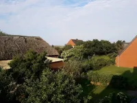 Peacefully located apartment, a few minutes from the beach and the city center