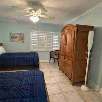 Exquisite Oceanfront Townhome! Rooms