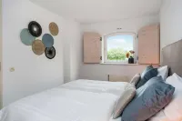 Apartment by the Sea, Pet-Friendly Retreat Hotels near Wandelstartpunt De Zandloper
