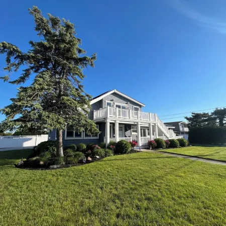 Unbeatable location - 4 houses to beach, 5BR, 3BA, walkability!