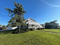 Unbeatable location - 4 houses to beach, 5BR, 3BA, walkability!