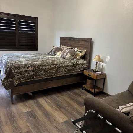 Cheerful 4-Bedroom Cabin with Hot Tub