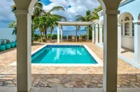 Oceanfront Villa, private pool, gazebo, great diving and snorkeling steps away - Biệt thự