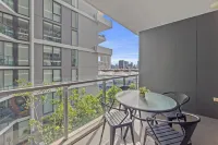 Trafalgar Lane Apartments by CLLIX - Scenic
