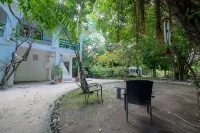 Jungle ambiance, comfortable chic room