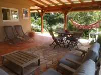 Large T2 ground floor In the countryside of Fort de France Hotel di 