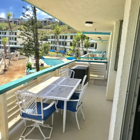 FABULOUS! So close you can taste the ocean - Amazing NEWLY RENOVATED  condo !