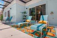 Tropical Oasis Close to Orlando Airport with FREE Heated/Chilled Pool!