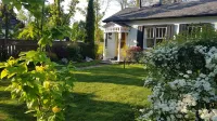 Luxury 1835 Cottage. Free Parking.Right in historic centre and near Shaw Theatre
